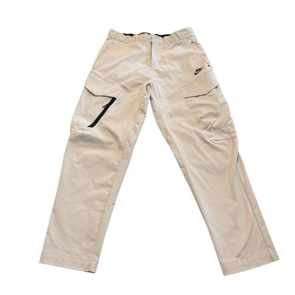 Nike Sportswear Tech Essentials Woven Unlined Cargo Trousers Size 32 - Picture 1 of 13
